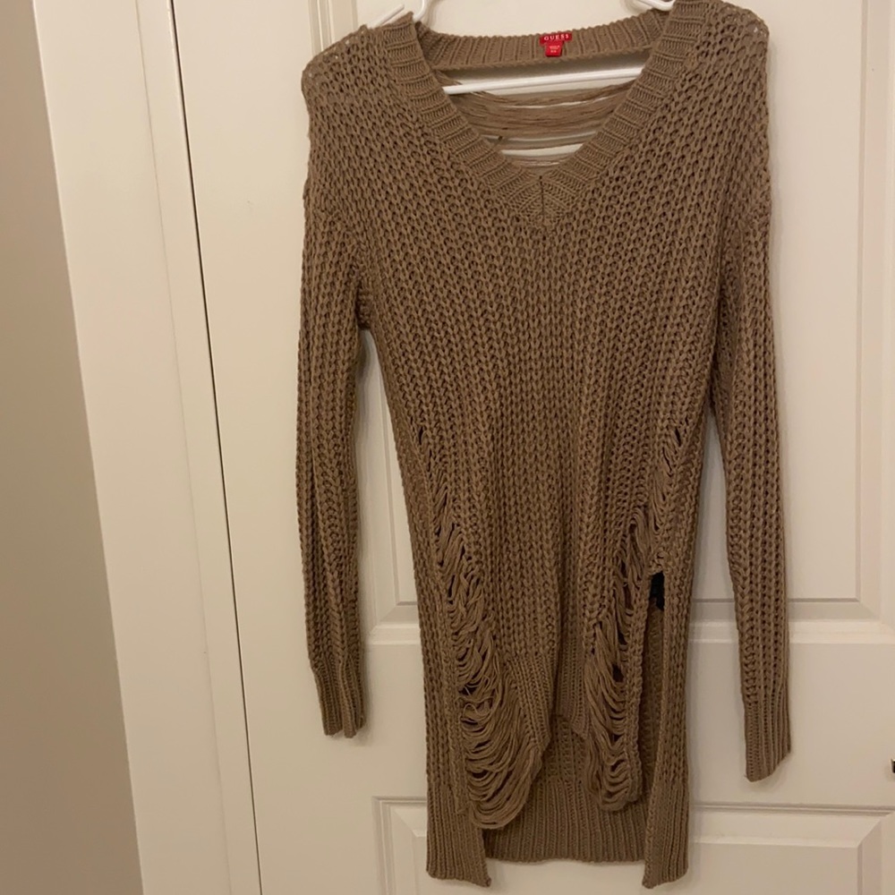 🧁Taupe brown v neck edgy over size sweater. Size Xs. Fits like a small.